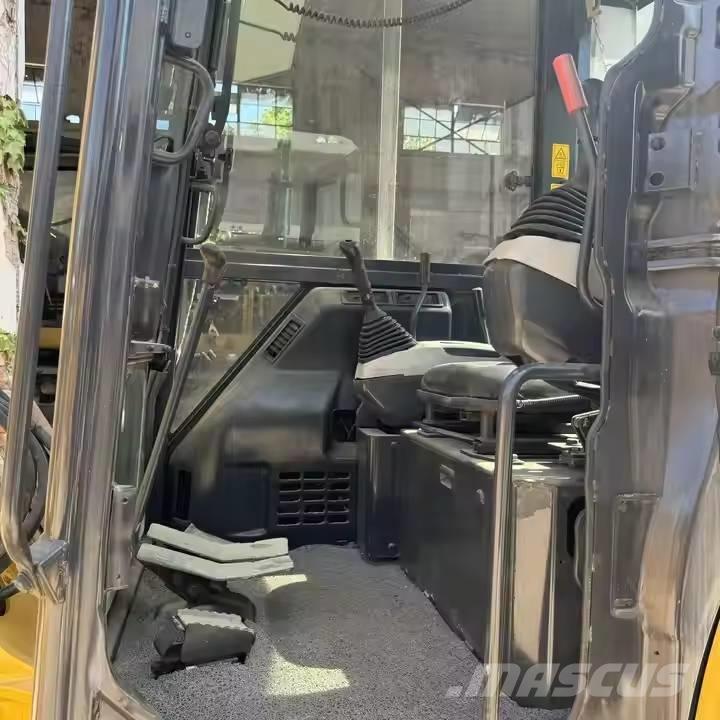 Komatsu PC55MR Міні-екскаватори < 7т