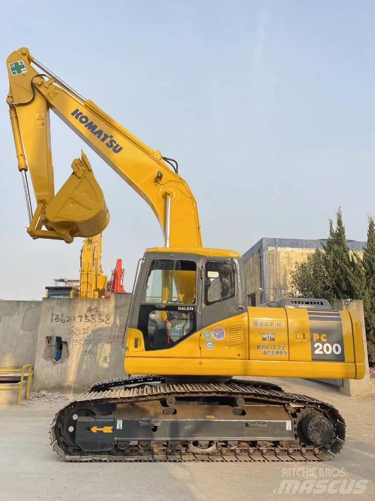Komatsu PC 200-7 Гусеничні екскаватори