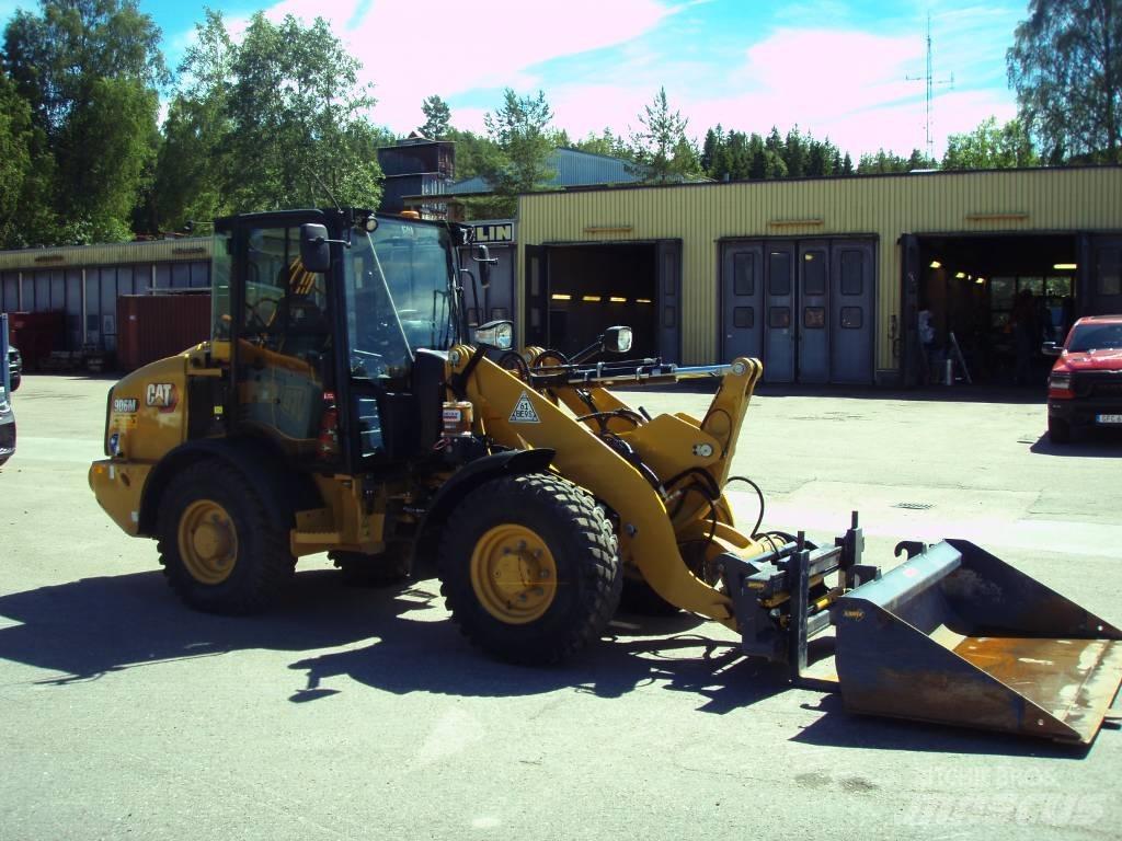 CAT 906 M Фронтальні навантажувачі