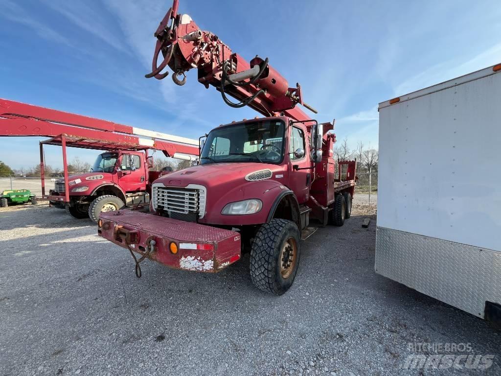 Freightliner M2-106 Вантажівки / спеціальні