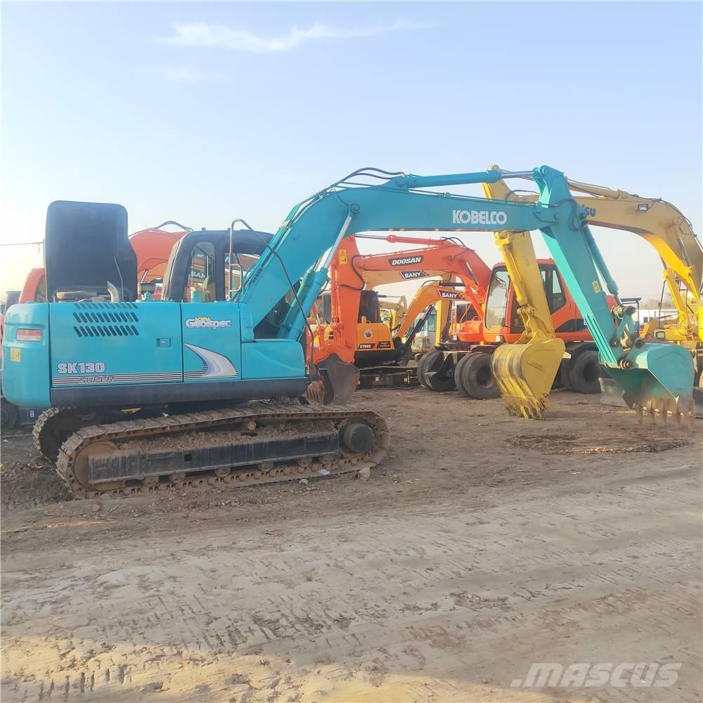 Kobelco SK130 Гусеничні екскаватори