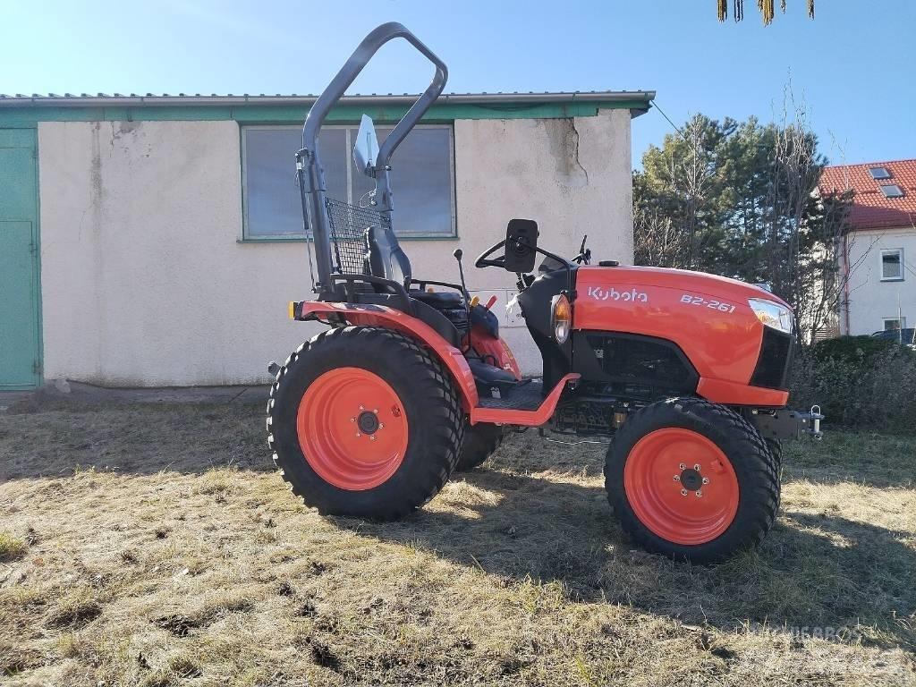 Kubota B2261 H Rops Трактори