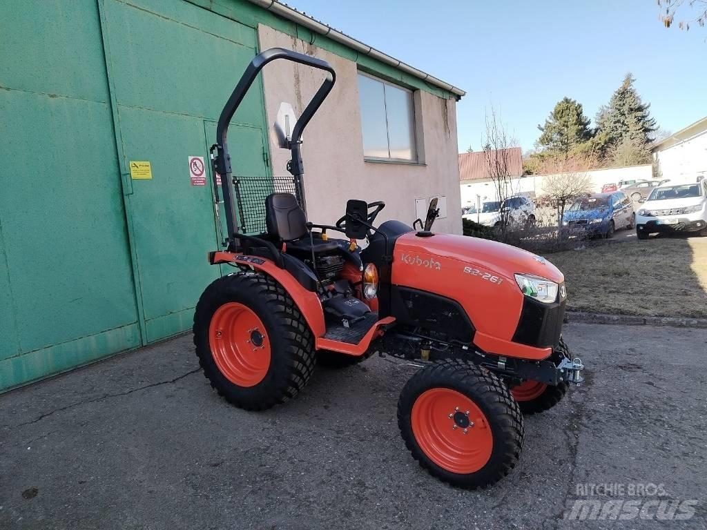 Kubota B2261 H Rops Трактори