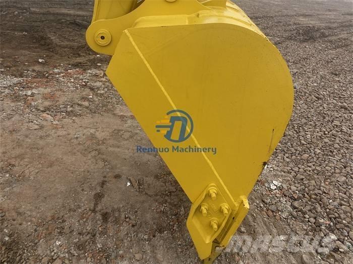 Komatsu PC 130 Гусеничні екскаватори