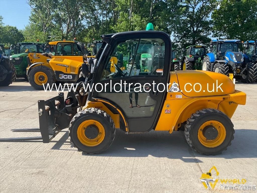 JCB 520-40 Телескопічні навантажувачі