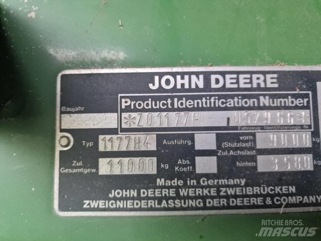 John Deere 1177 Зернозбиральні комбайни