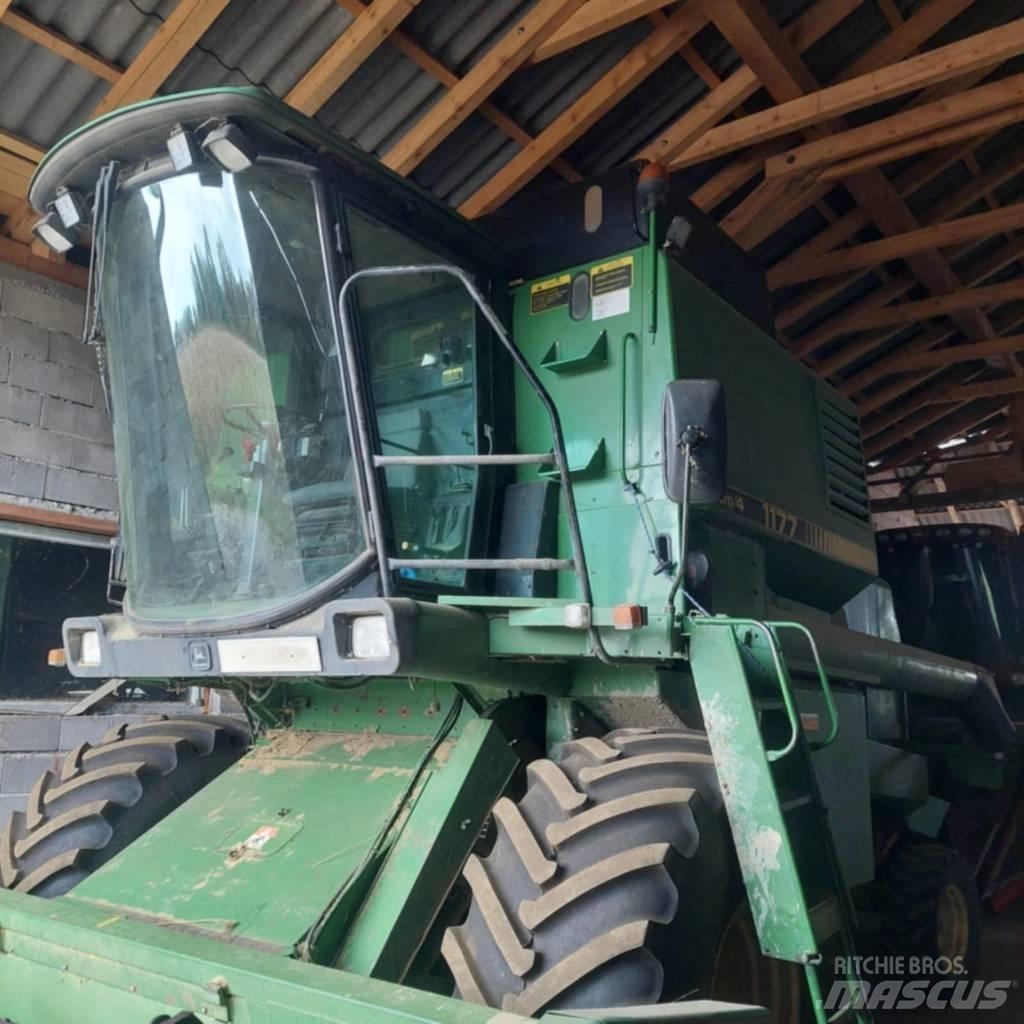 John Deere 1177 Зернозбиральні комбайни