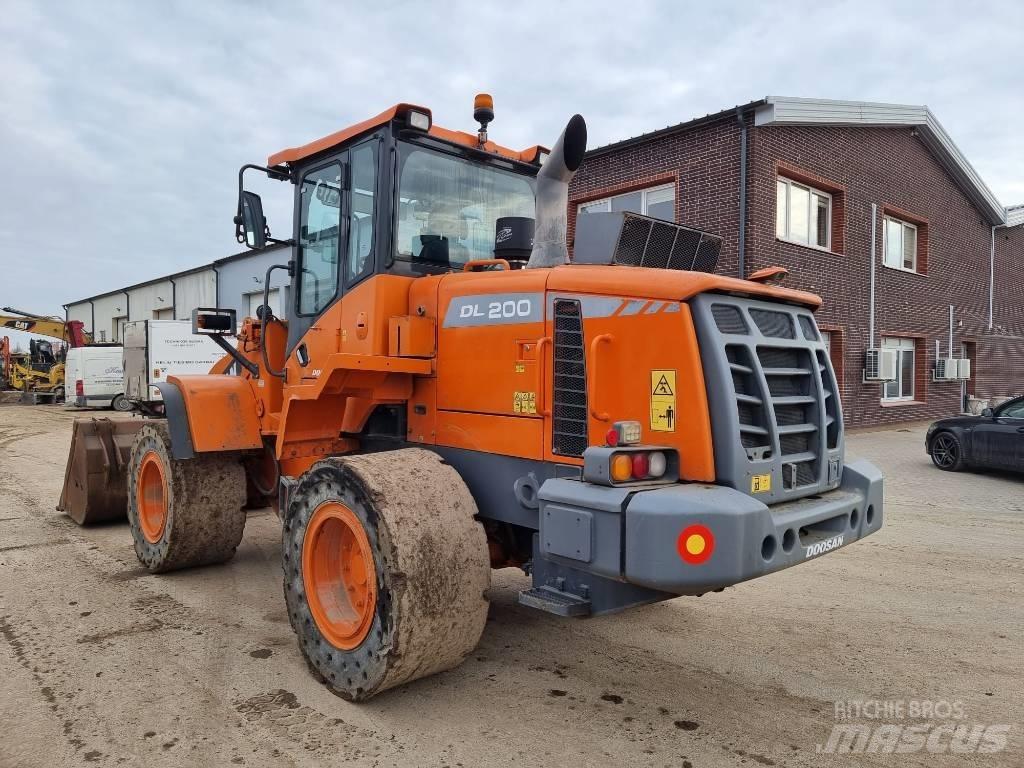 Doosan DL 200-3 Фронтальні навантажувачі