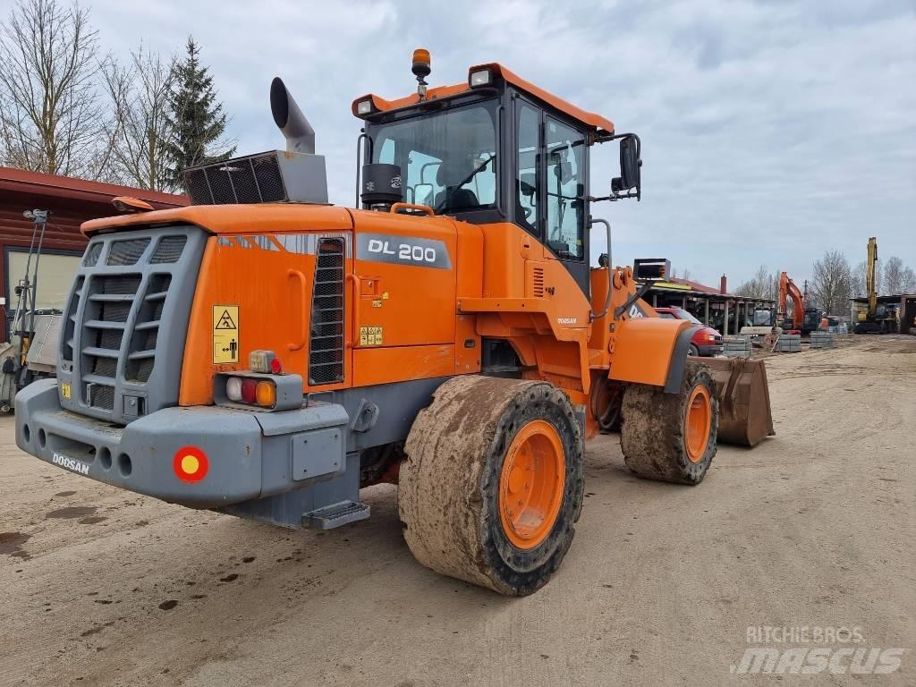 Doosan DL 200-3 Фронтальні навантажувачі