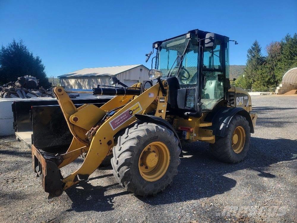 CAT 908 H 2 Фронтальні навантажувачі
