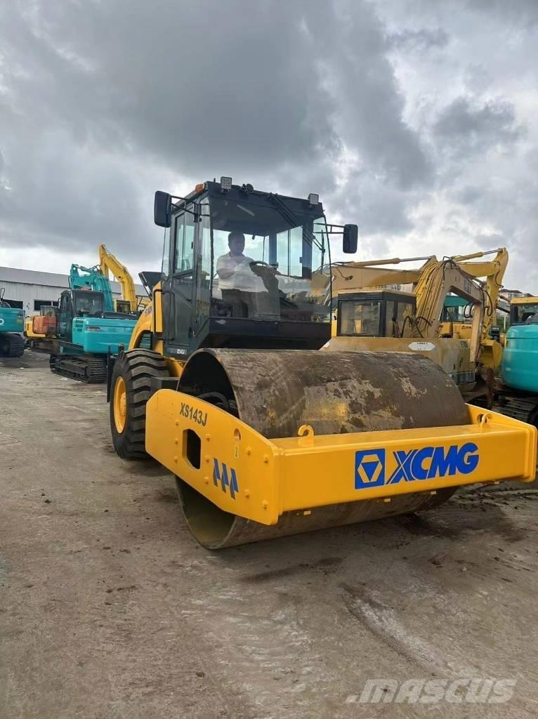 XCMG XS 143 Грунтові котки