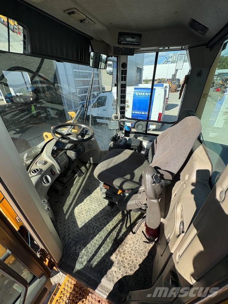 Volvo L110F Фронтальні навантажувачі