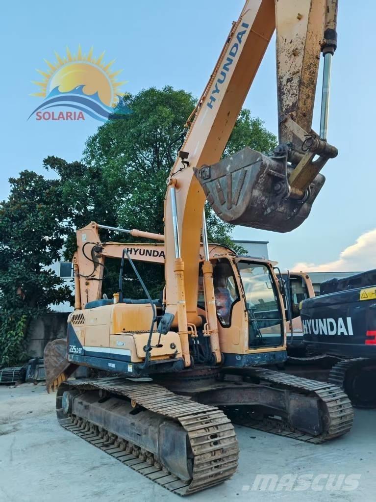 Hyundai R225LC-9 Гусеничні екскаватори