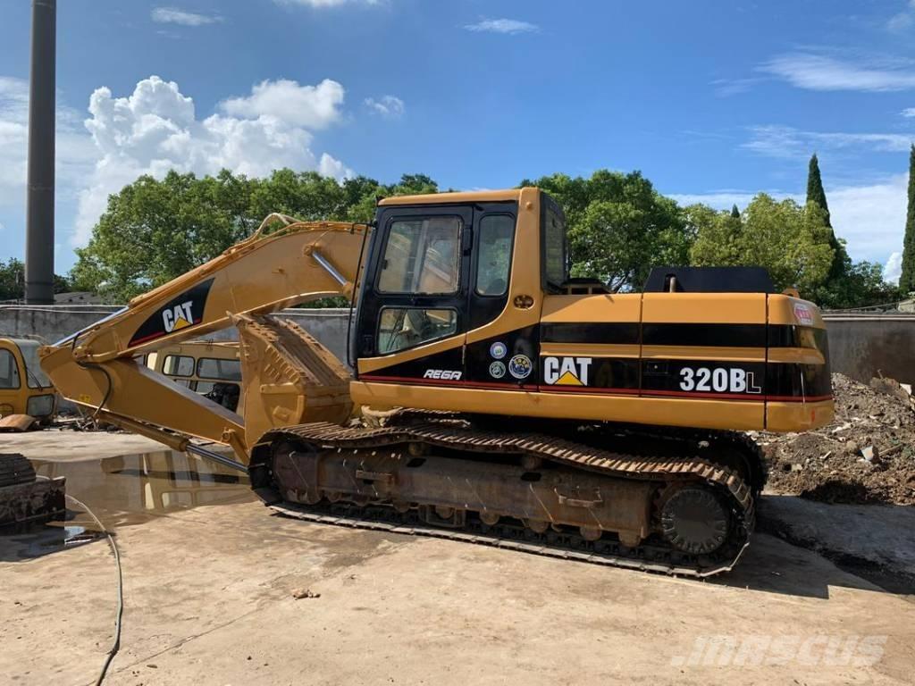 CAT 320BL Гусеничні екскаватори
