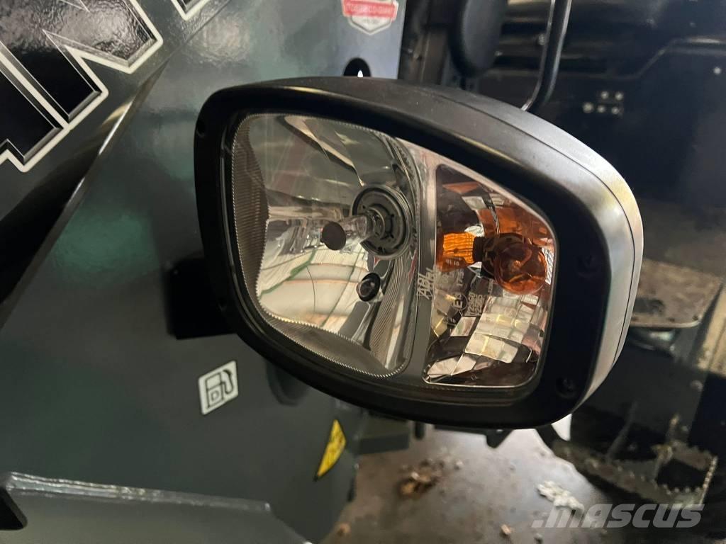 GiANT G 2500 HD Малі навантажувачі