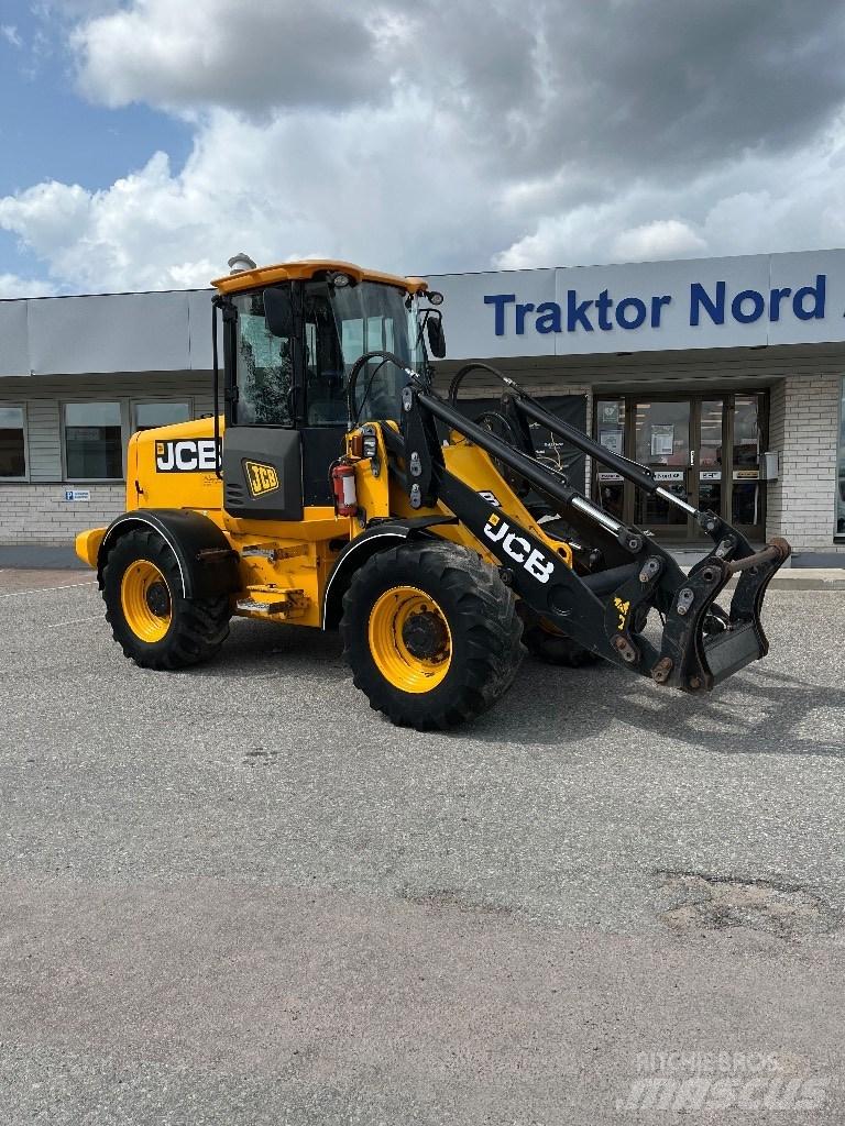 JCB 411 HT 6400 Tim Фронтальні навантажувачі