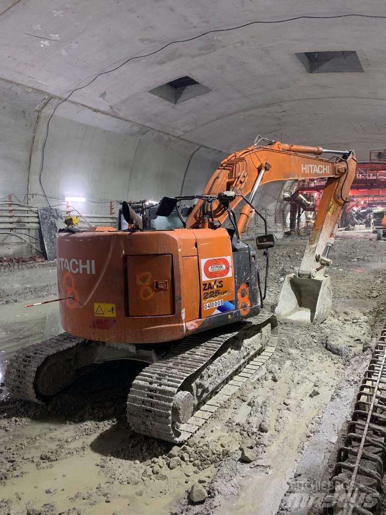 Hitachi ZX225US-5A Будтехніка - Інші