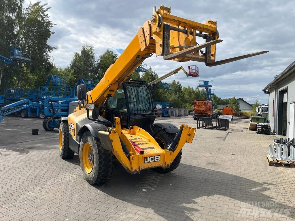 JCB 540-140 Телескопічні навантажувачі