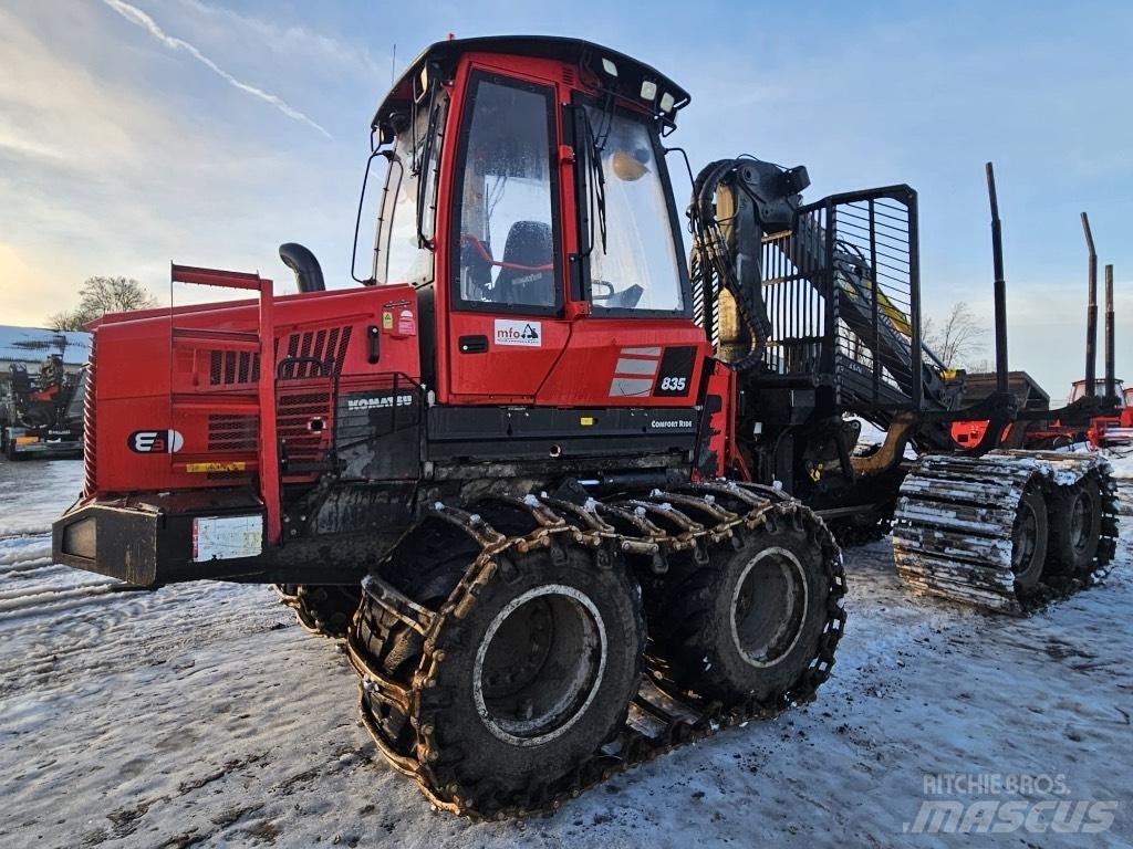 Komatsu 835 Форвардери