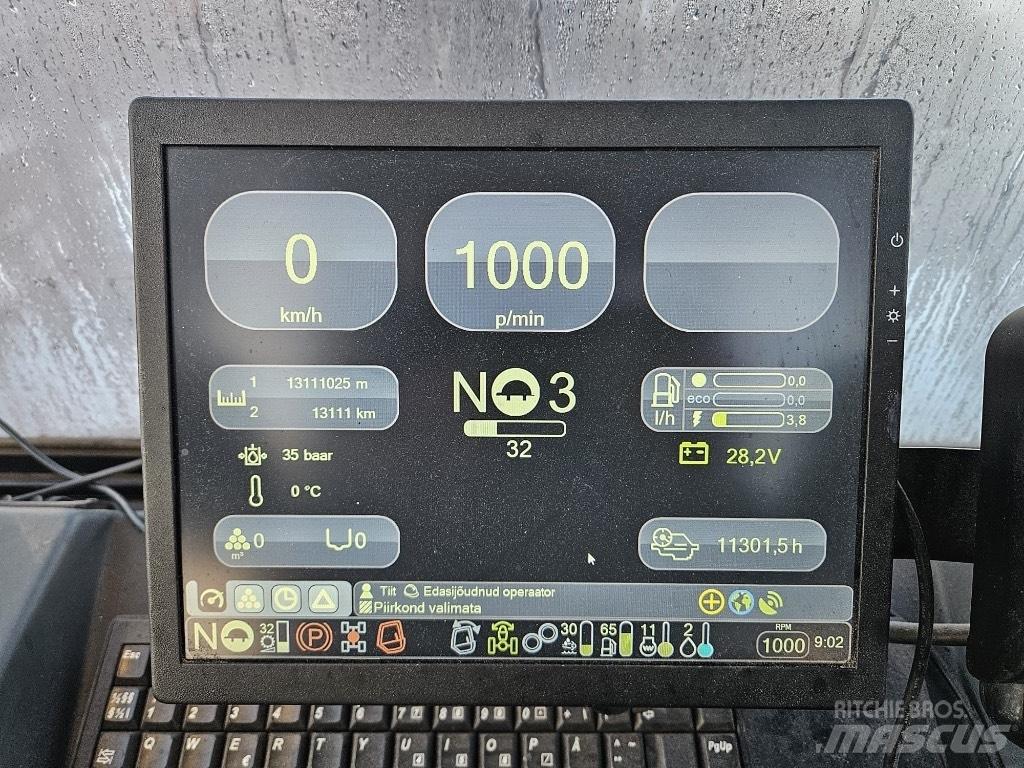 Komatsu 835 Форвардери