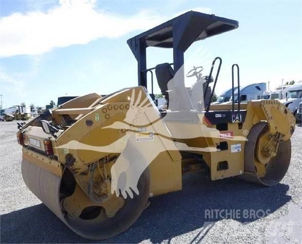CAT CB54XW Грунтові котки
