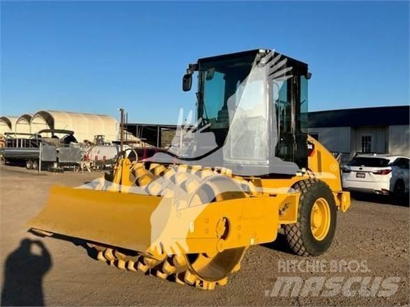 CAT CS44 Грунтові котки