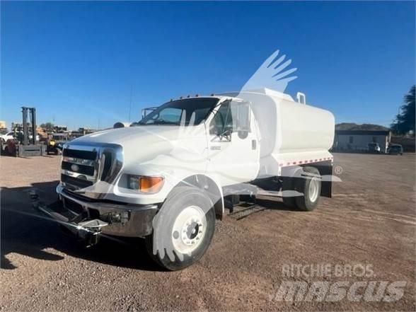 Ford F750 Вантажівки-цистерни