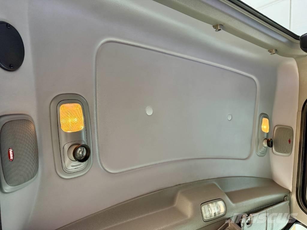 Peterbilt 389 Тягачі