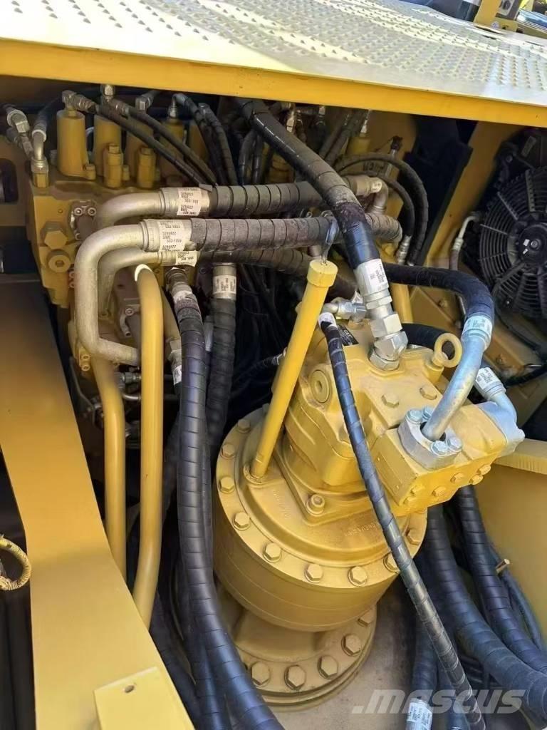 CAT 330 D2 L Гусеничні екскаватори