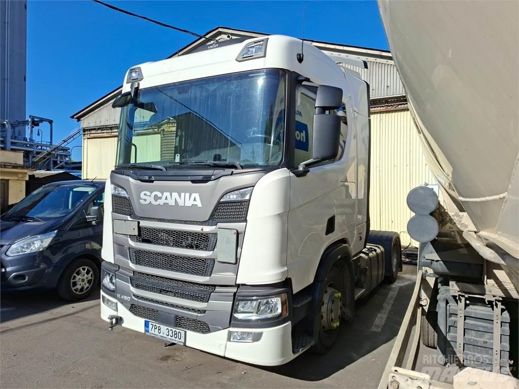 Scania R450 Тягачі