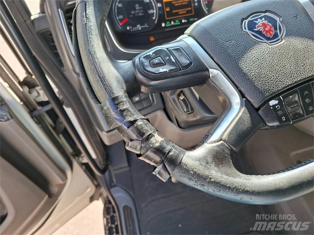 Scania R450 Тягачі