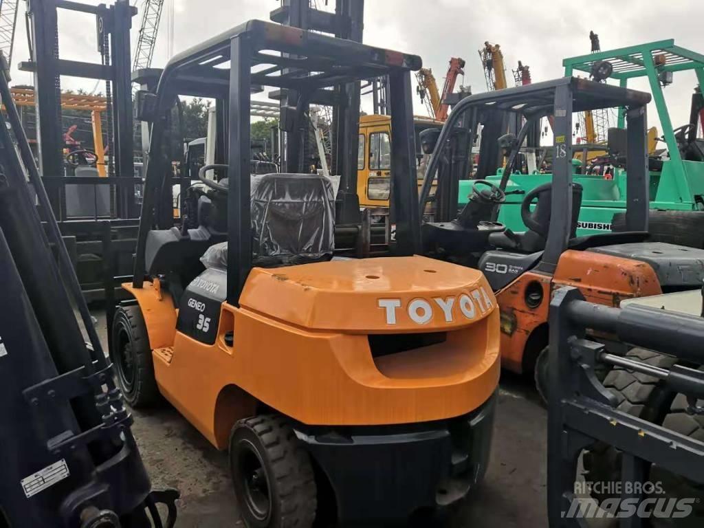 Toyota 3.5 ton Дизельні навантажувачі
