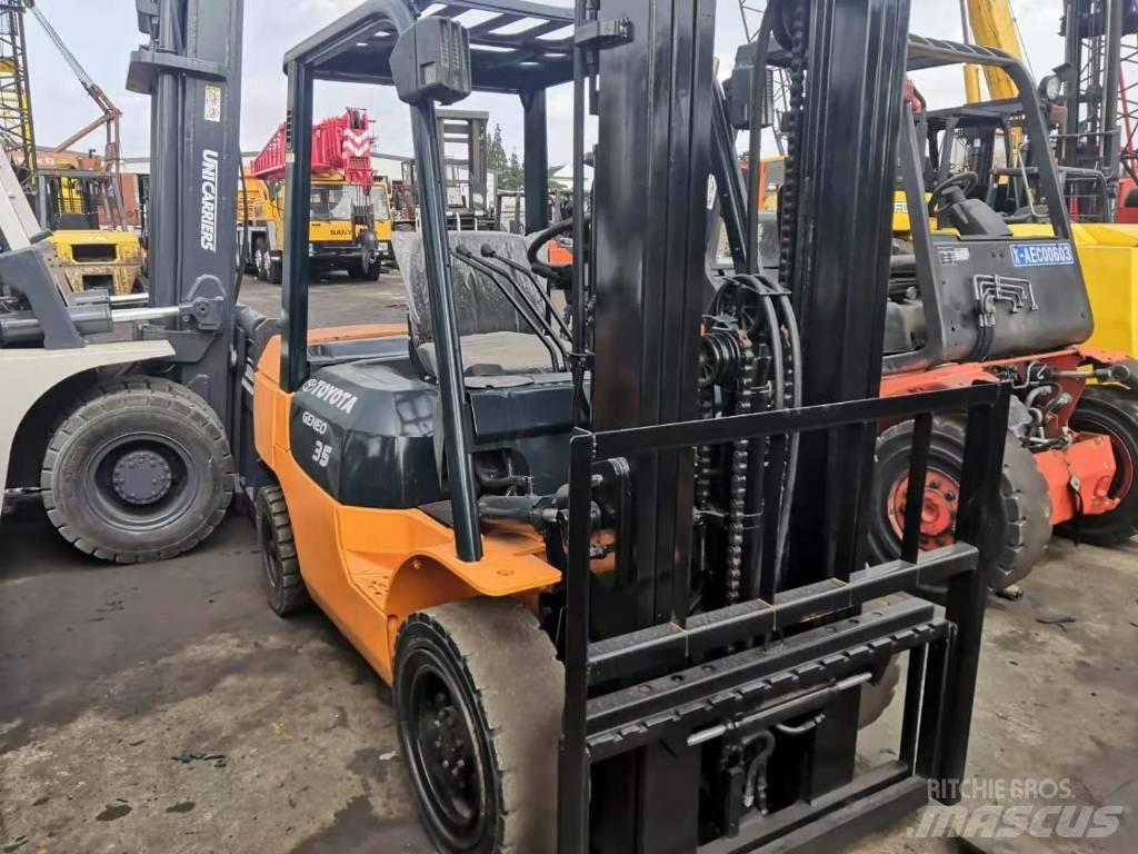 Toyota 3.5 ton Дизельні навантажувачі