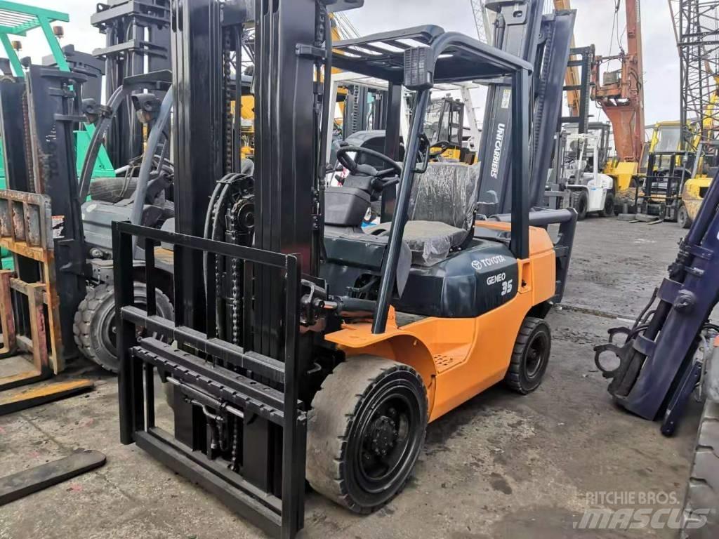 Toyota 3.5 ton Дизельні навантажувачі