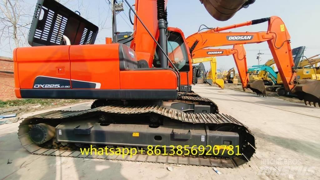 Doosan DX 225 Гусеничні екскаватори