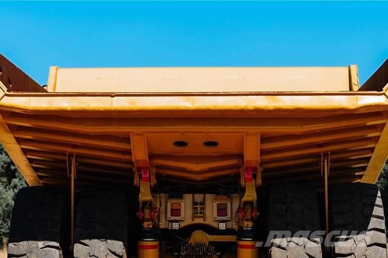 CAT 777D Вантажівки / спеціальні