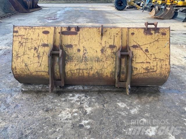 CASE 580 Ковші