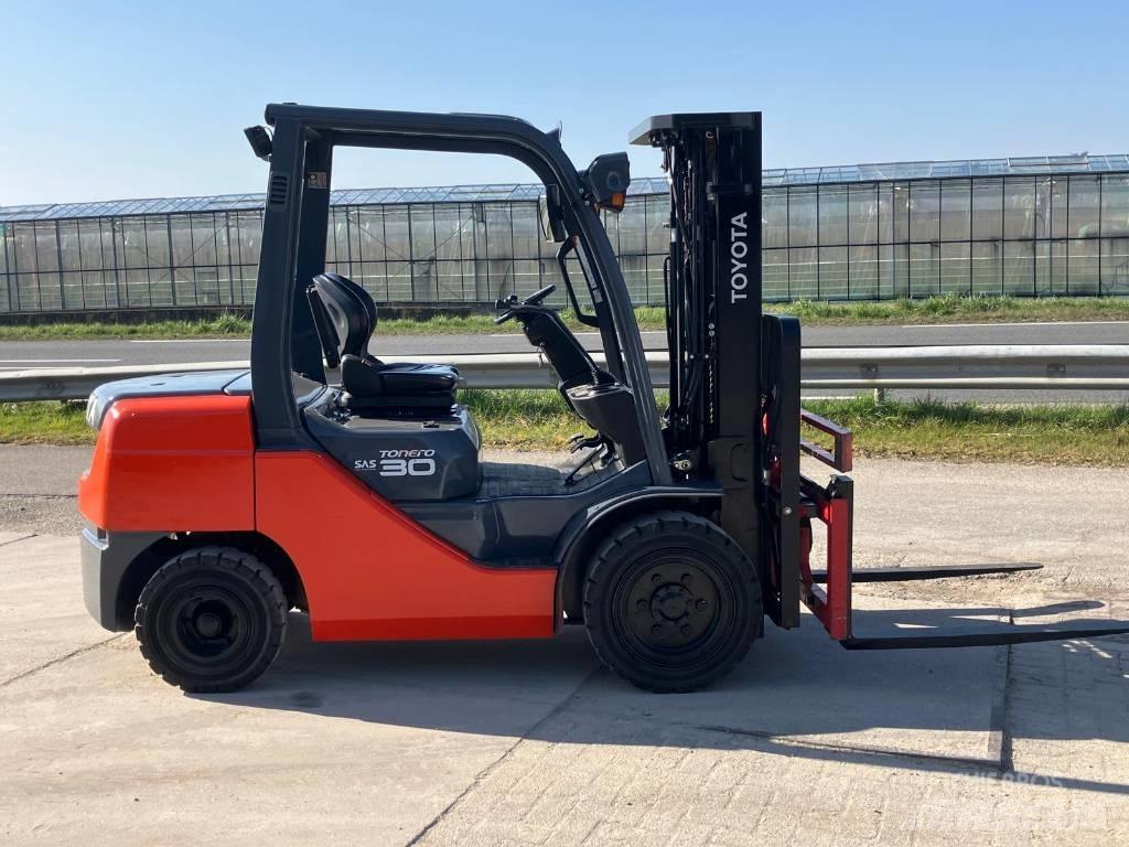 Toyota 52-8 FDF 30 Дизельні навантажувачі