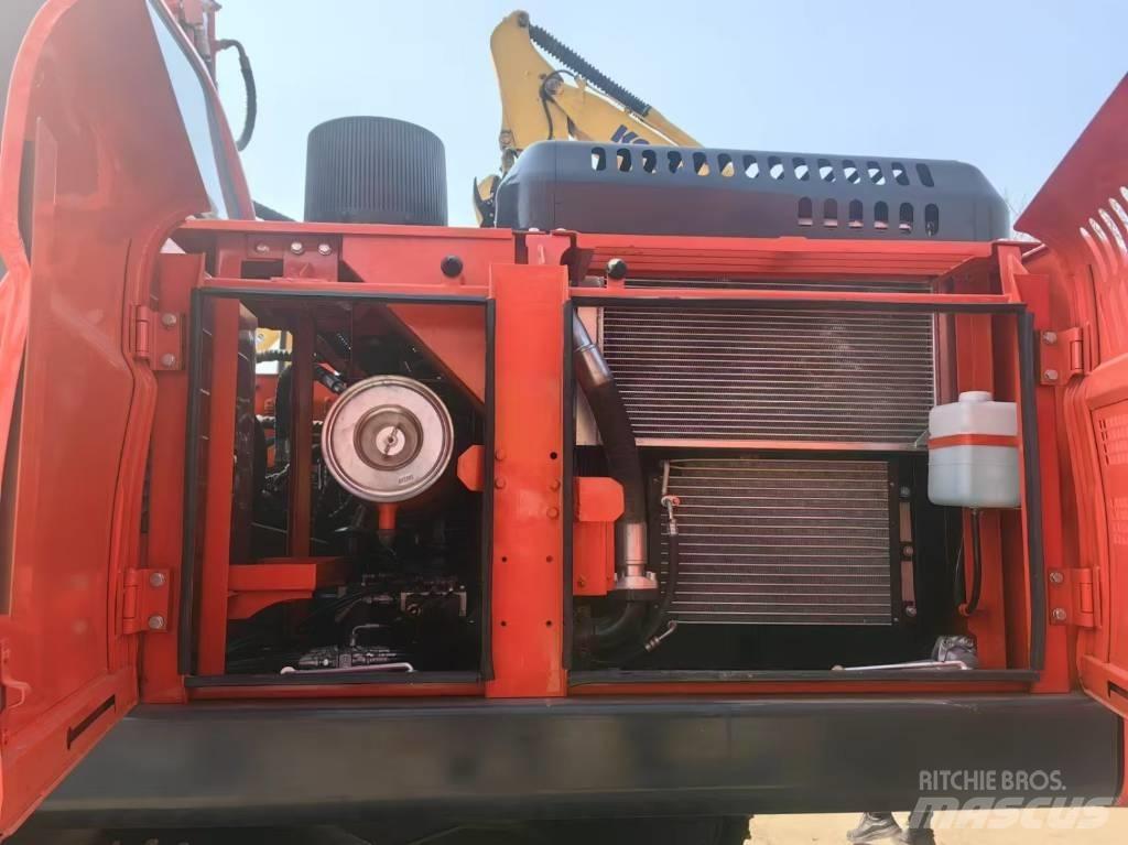 Doosan DX225LC-9C Гусеничні екскаватори