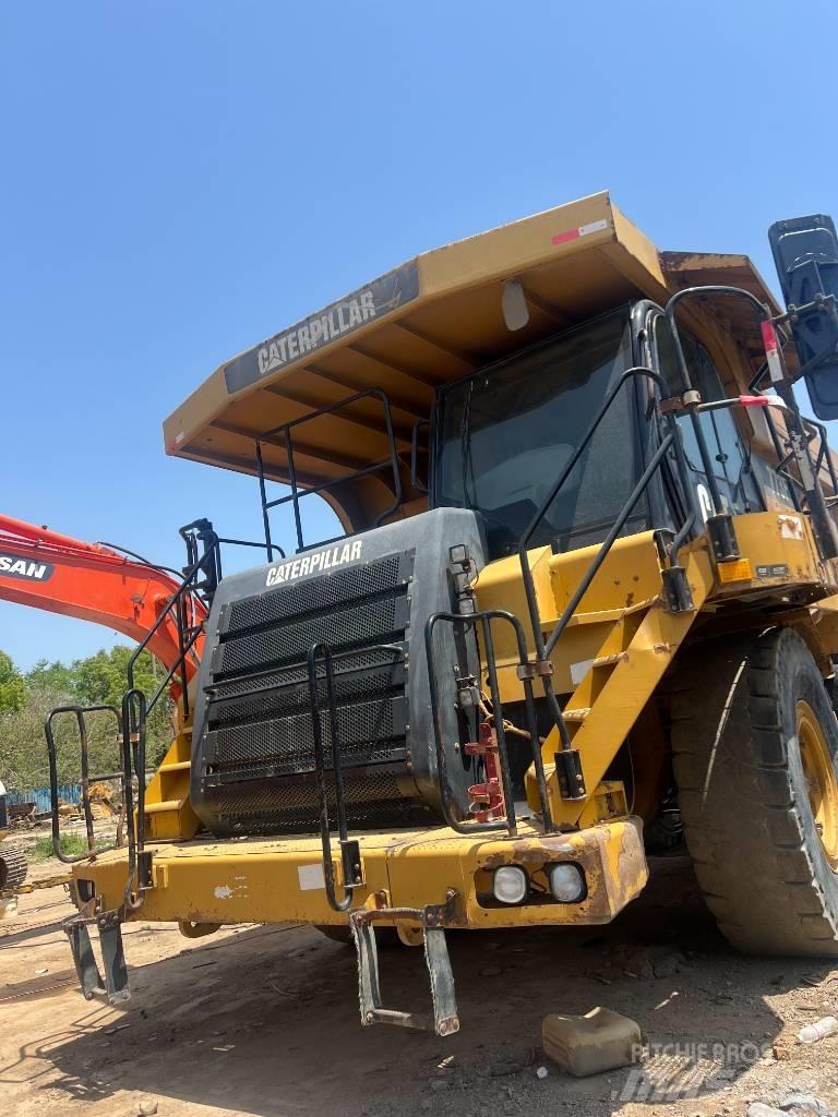 CAT 773E Зчленовані самоскиди