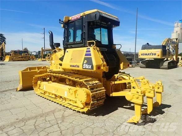 Komatsu D51EXi-24 Гусеничні бульдозери
