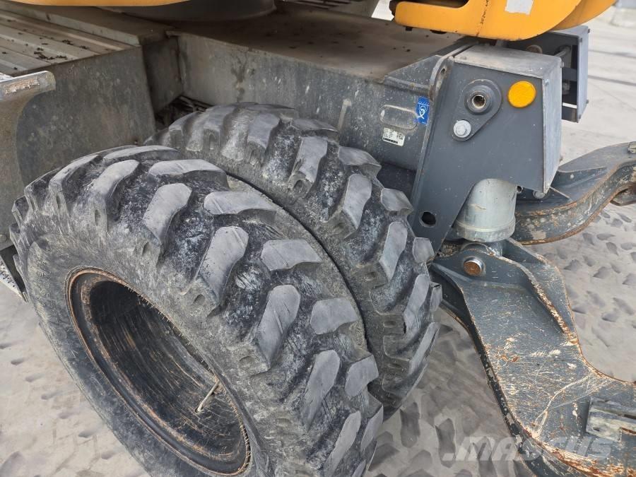 Liebherr 912 COMPACT Колісні екскаватори