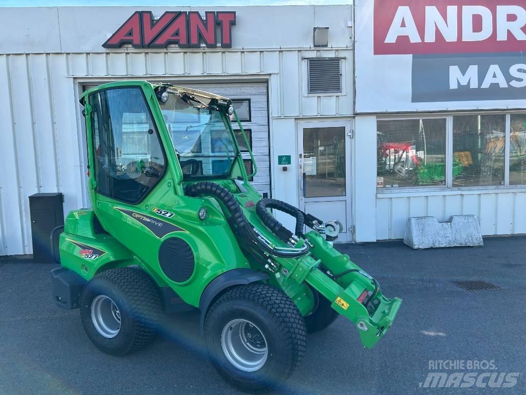 Avant E 527 Med  hytt Міні-навантажувачі