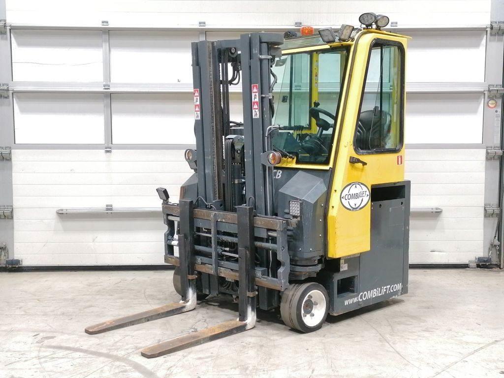 Combilift CBE2500 Бокові навантажувачі