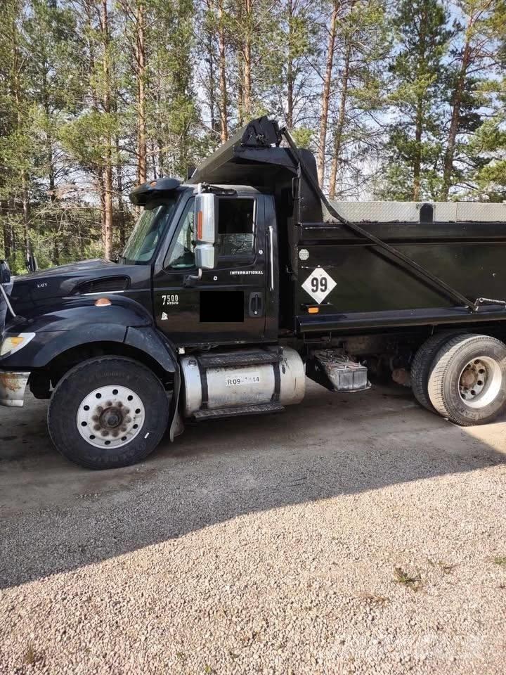 International 7500 Самоскиди