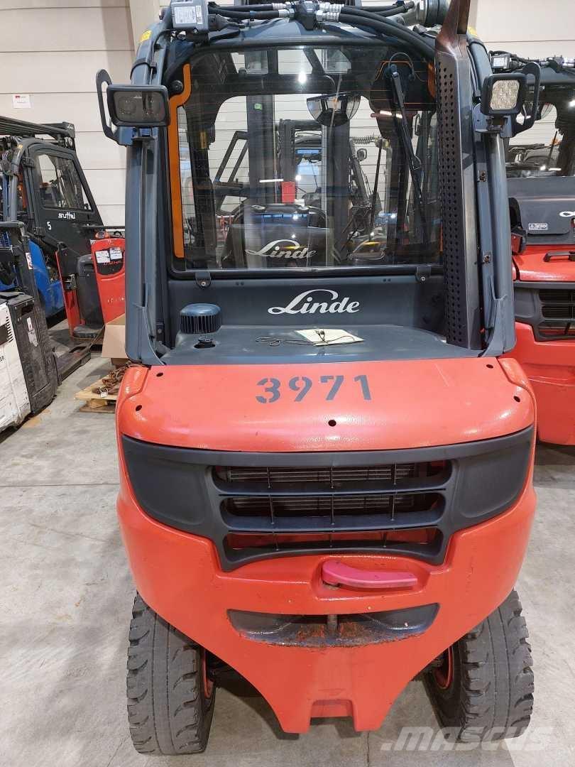Linde H30D Дизельні навантажувачі