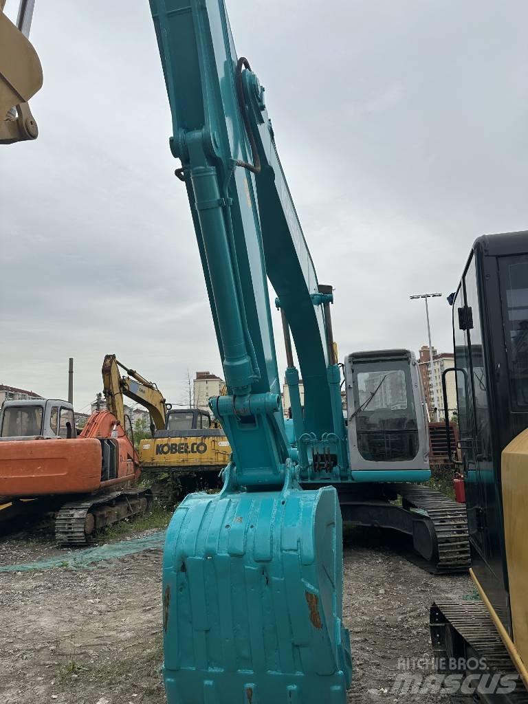 Kobelco SK 200 Гусеничні екскаватори