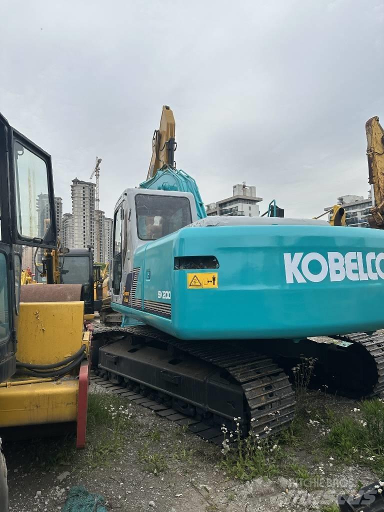 Kobelco SK 200 Гусеничні екскаватори