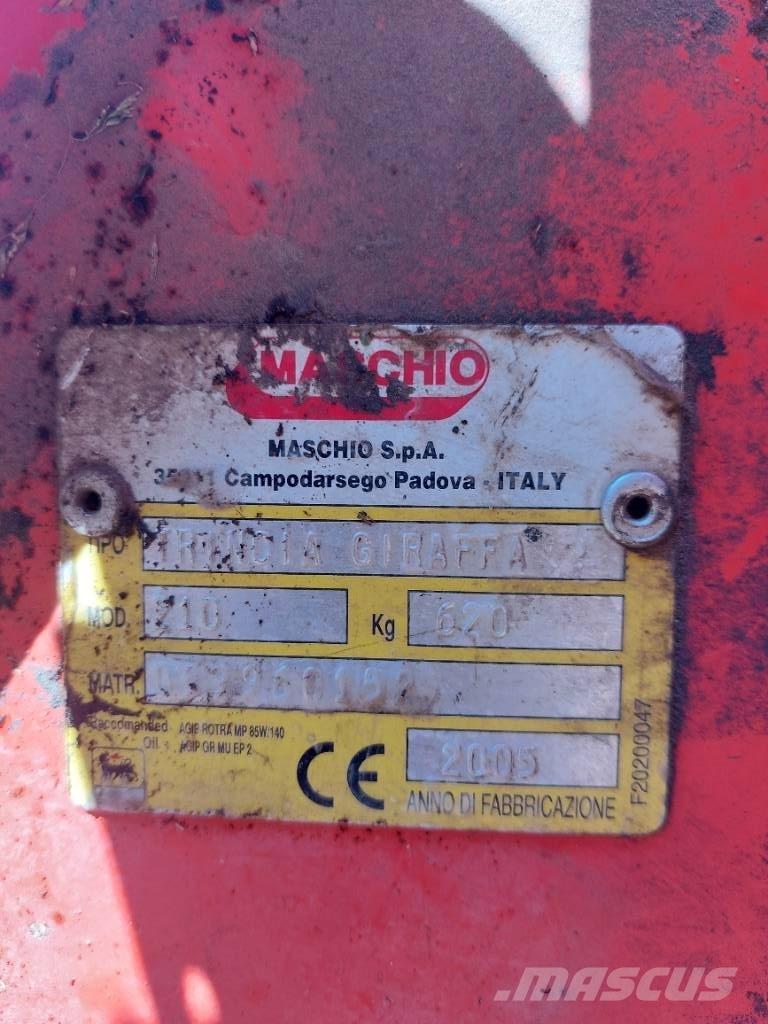 Maschio Giraffa 210 Газонні і лукові косилки