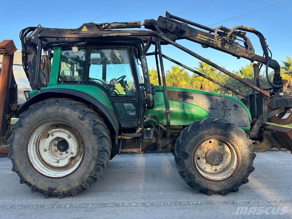 Valtra T130 Лісогосподарські трактори